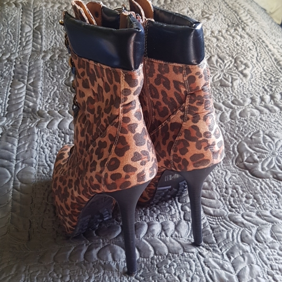 Leopard print stiletto booties - Picture 4 of 4